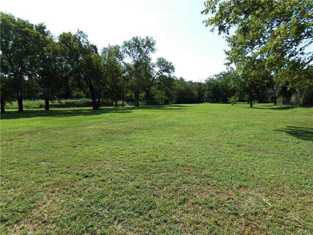 405 Alamo St - Photo 1
