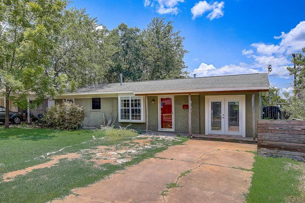 2313 Devonshire Dr - Photo 1