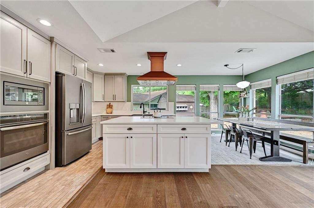 7106 Whispering Creek Ct - Photo 1