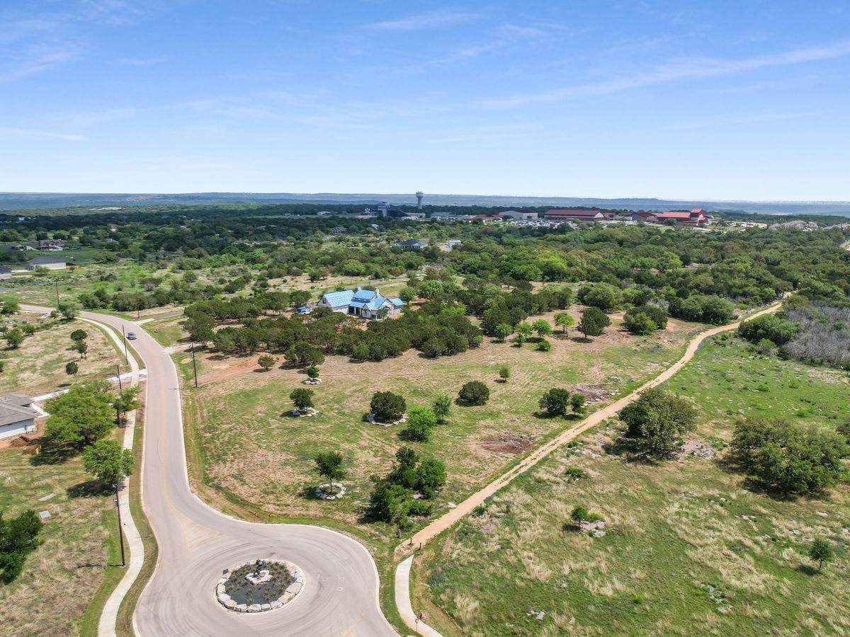 2201 Park View Dr - Photo 1
