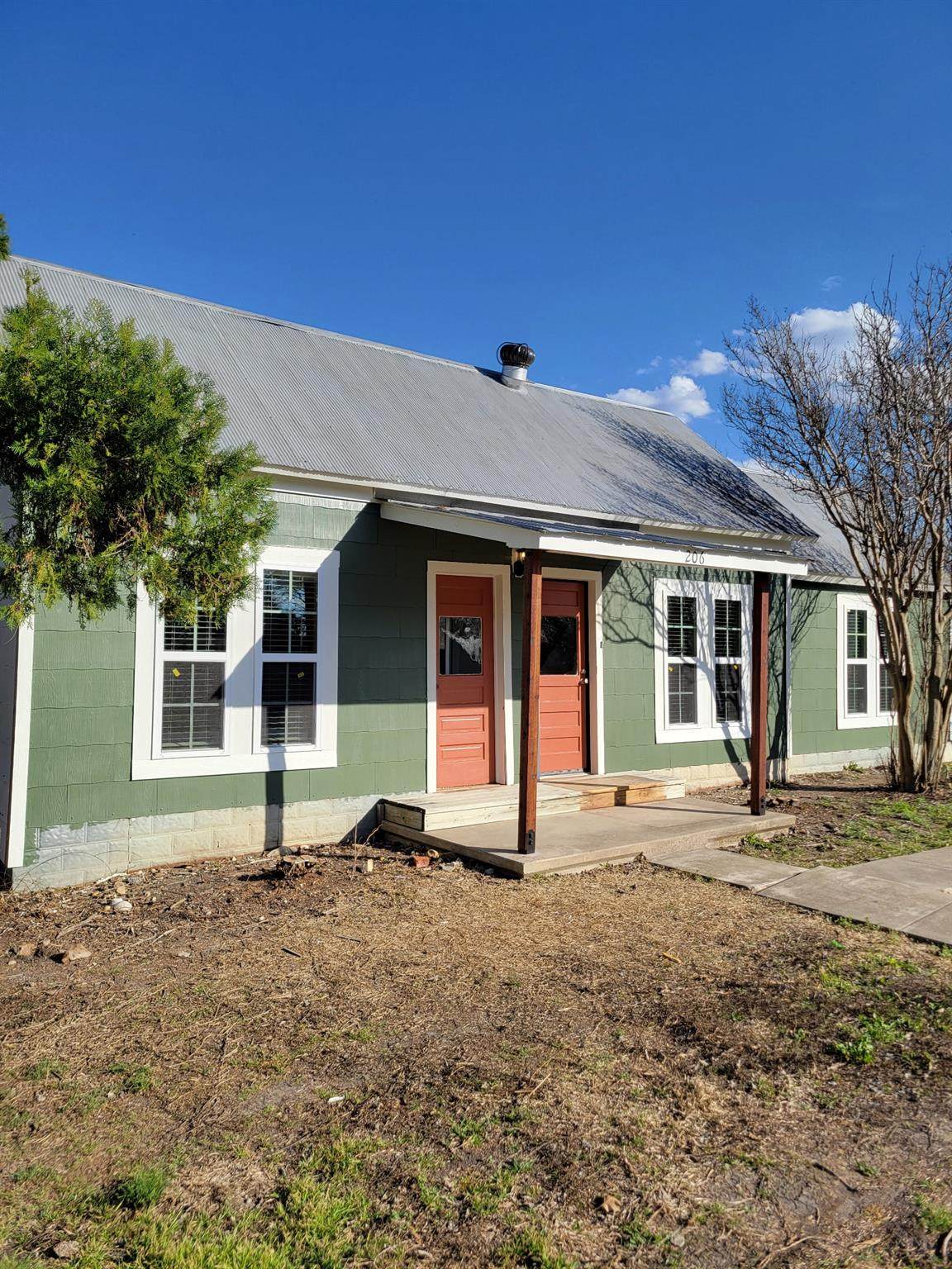 206 Donohoe St - Photo 1