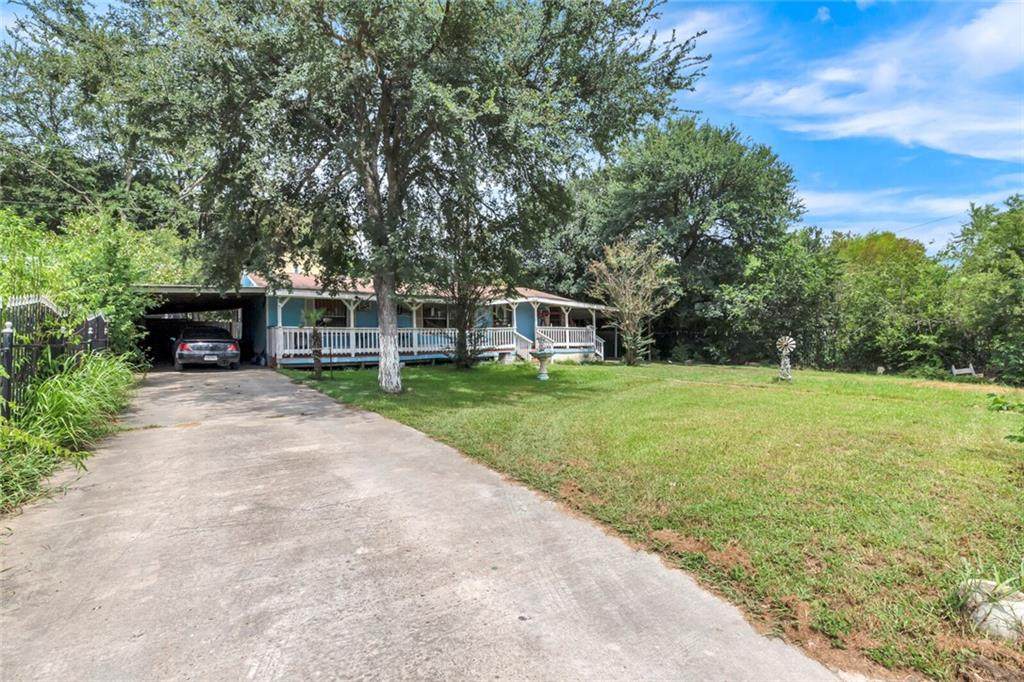 206 Circle Dr - Photo 1