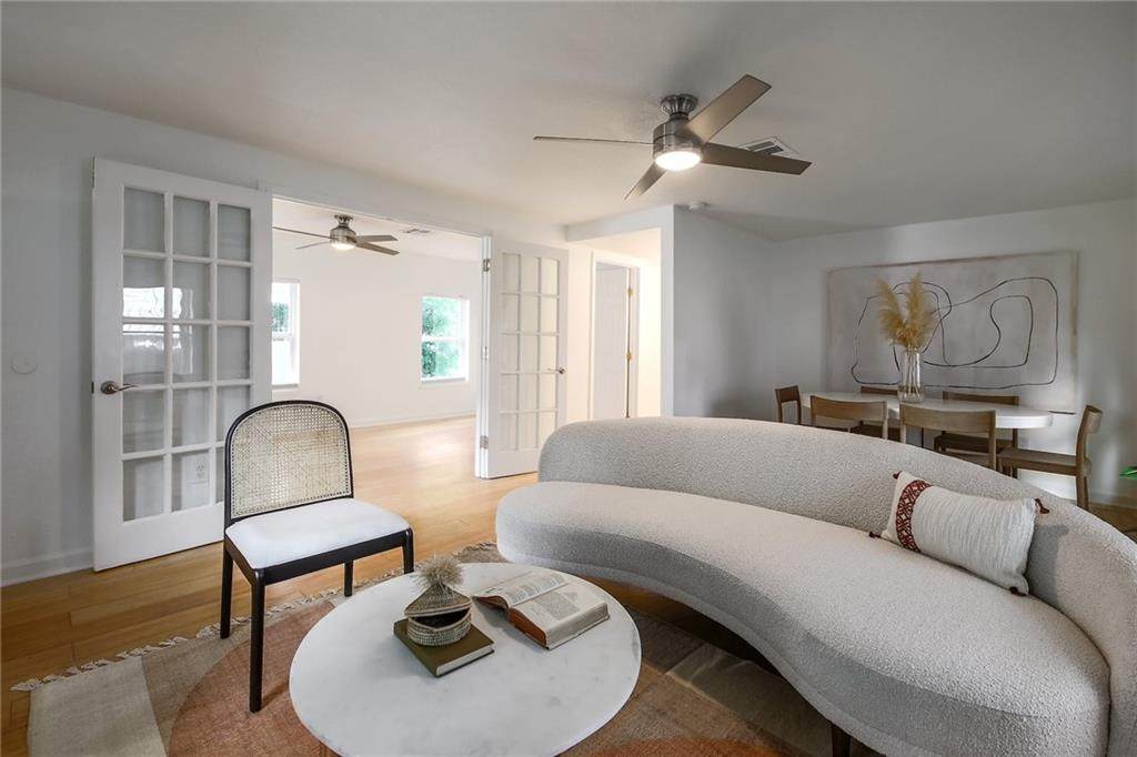 1205 Luna St - Photo 1