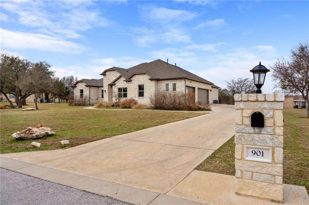 901 Majestic Oak Ln - Photo 1
