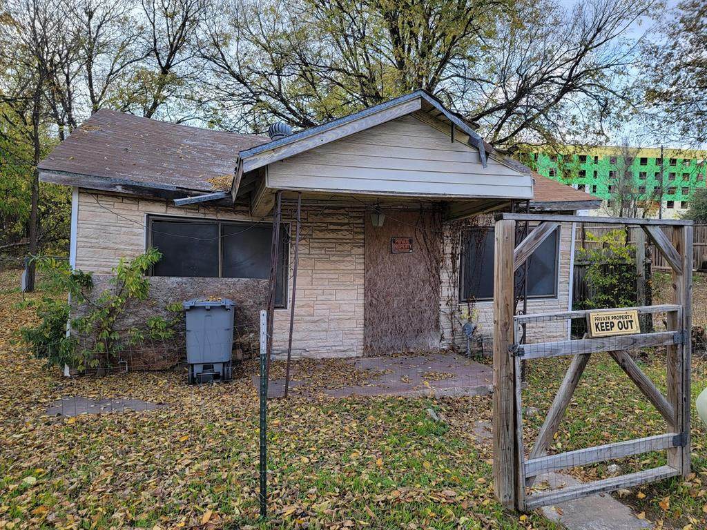 1810 Clifford Ave - Photo 1