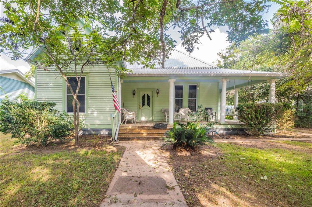 705 Hudgins St - Photo 1