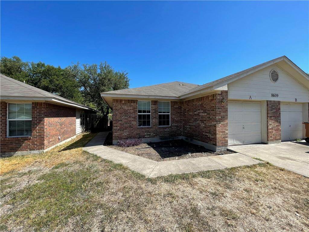 8609 Talyne Chaise Cir - Photo 1