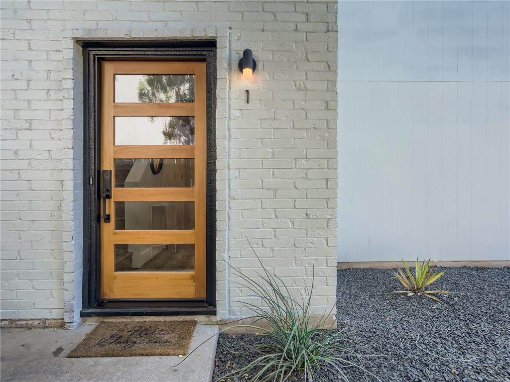 1206 Hollow Creek Dr - Photo 1