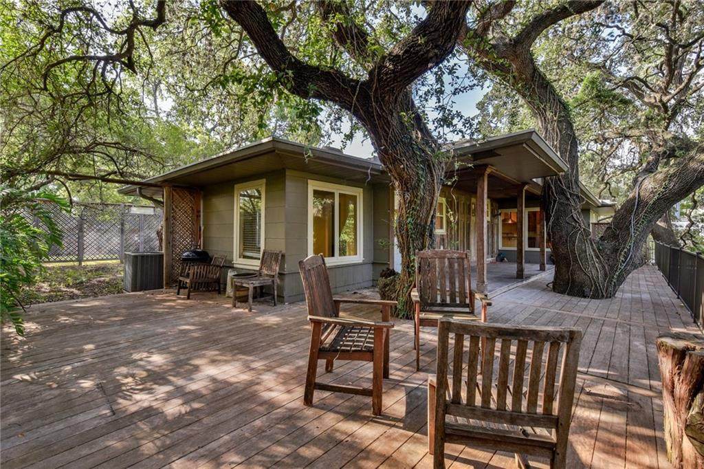1208 Travis Heights Blvd - Photo 1