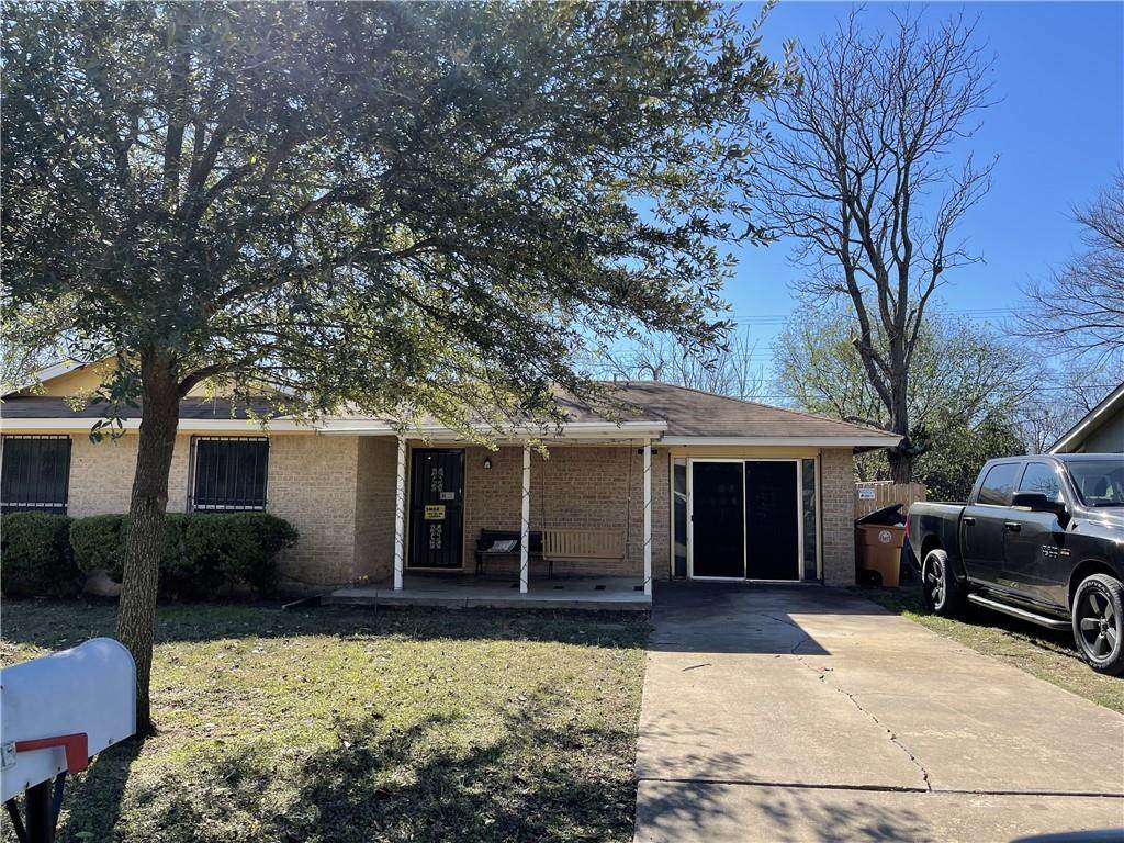 1013 Meadows Dr - Photo 1
