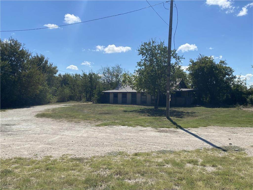 51 Fm 970 Rd - Photo 1