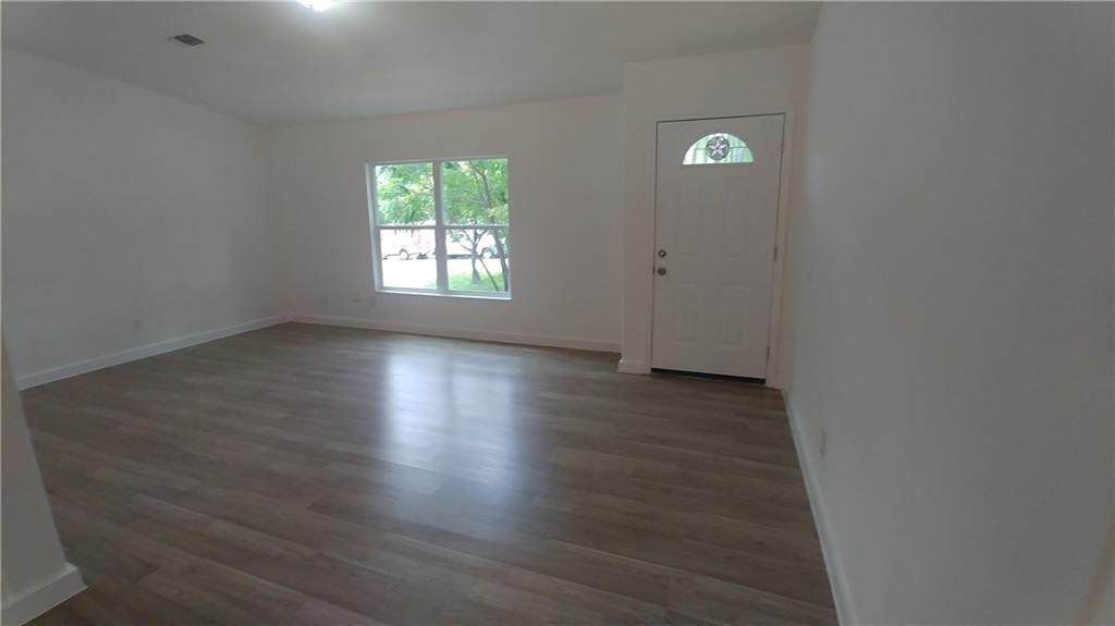 310 Hackberry Ln - Photo 1