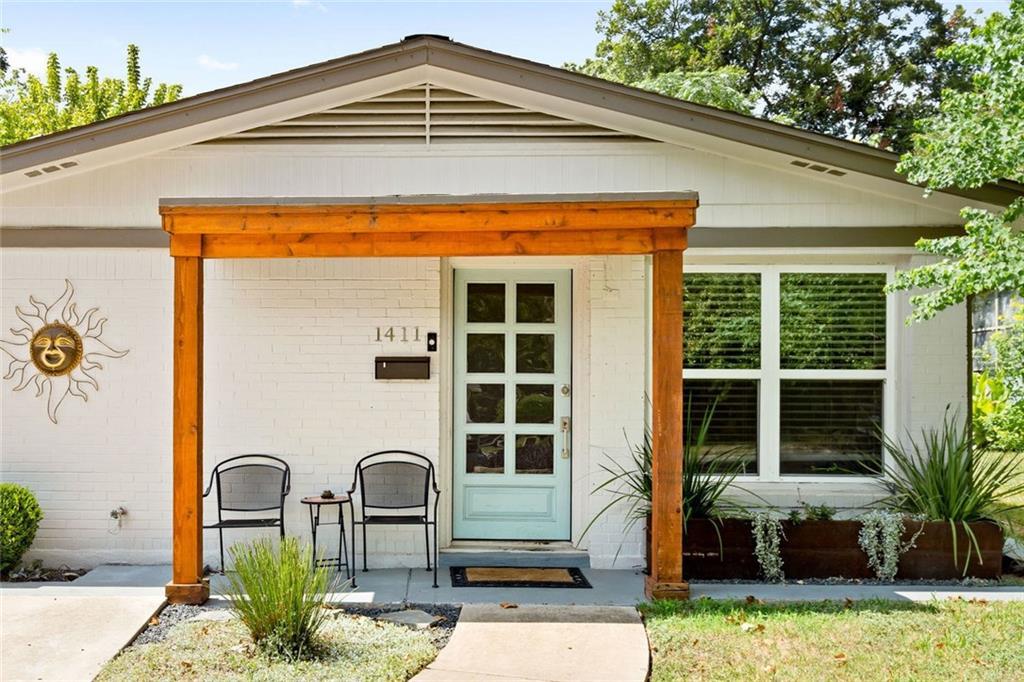 1411 Berkshire Dr - Photo 1