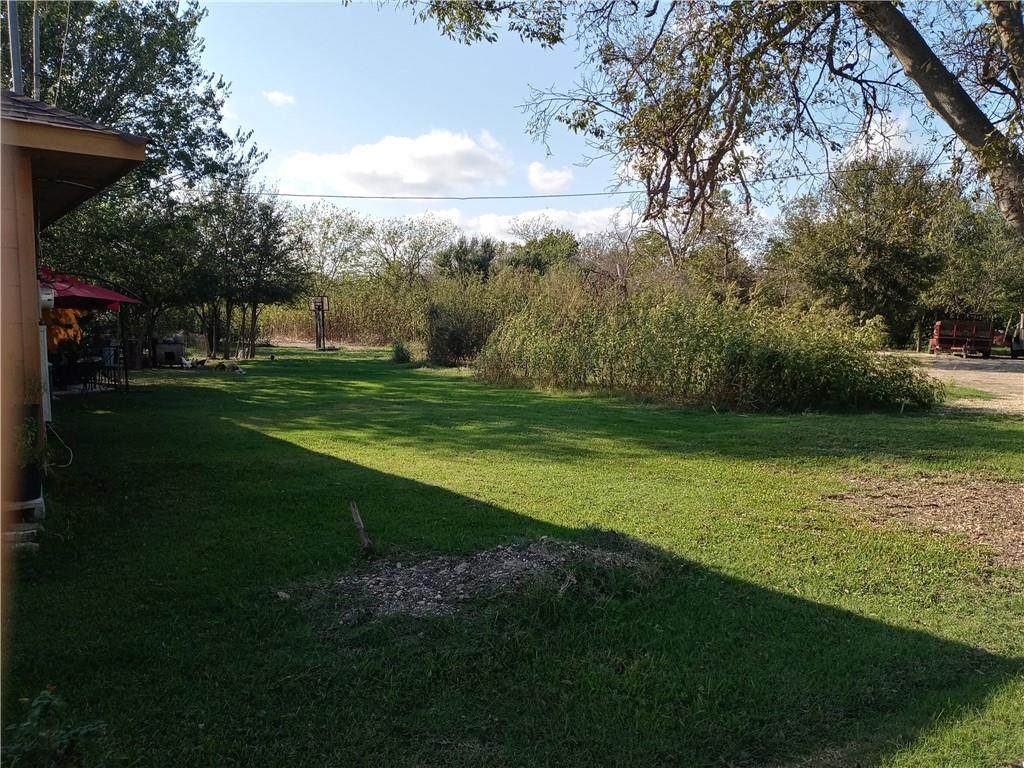 103 Robinson St - Photo 1