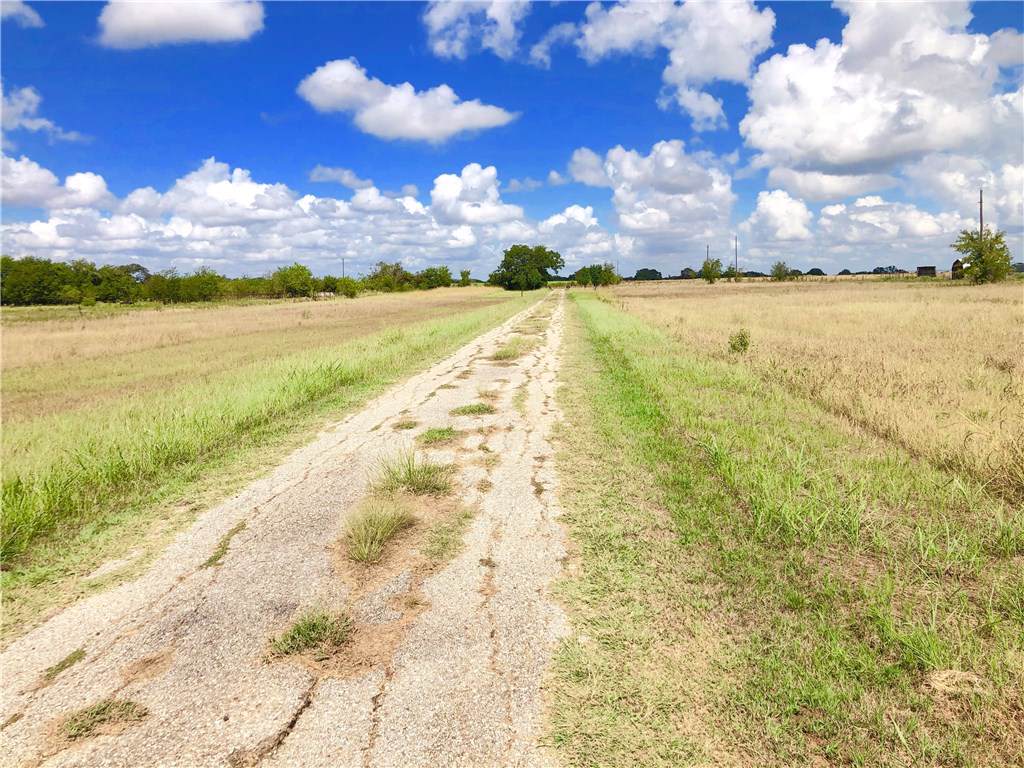 1684 E Fm 696 - Photo 1