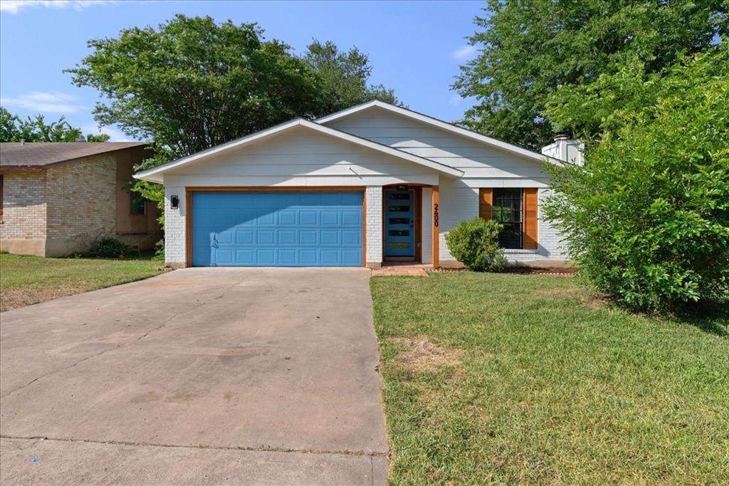 2400 Broken Oak Dr - Photo 1