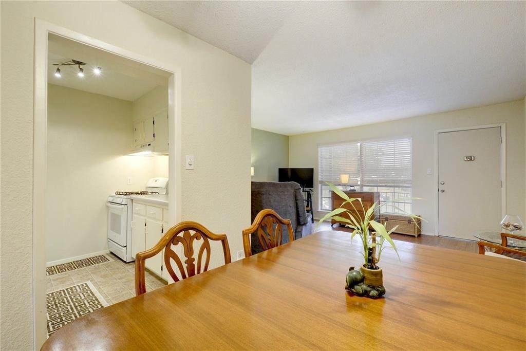 2425 Ashdale Dr - Photo 1