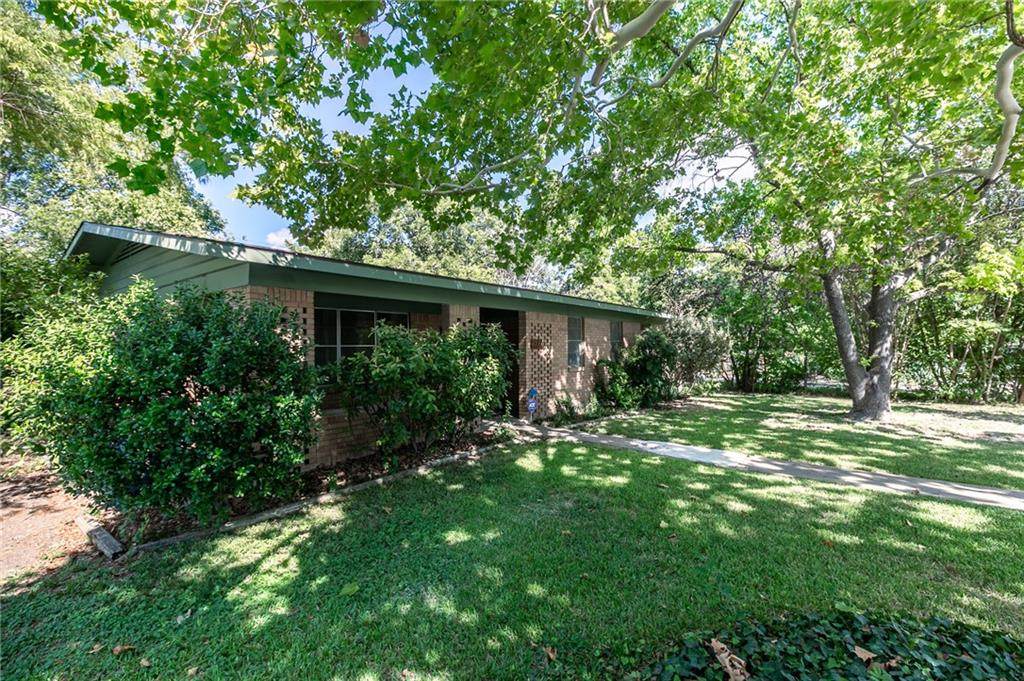 1700 Northridge Dr - Photo 1
