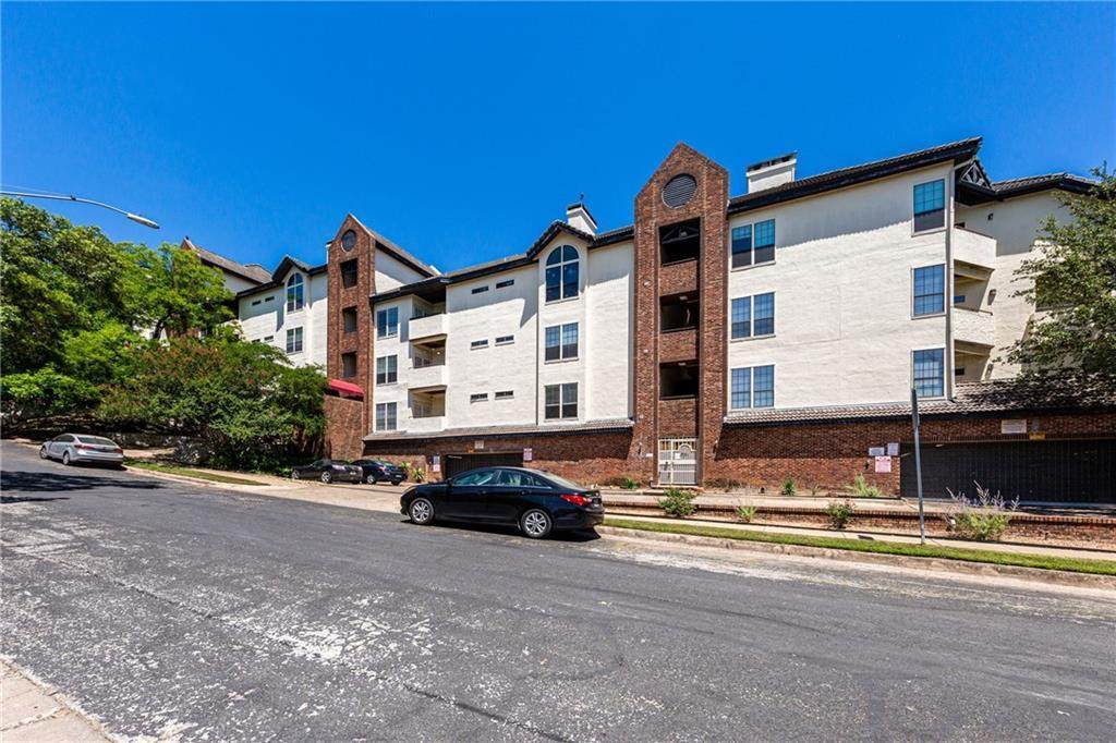 3001 Cedar St - Photo 1