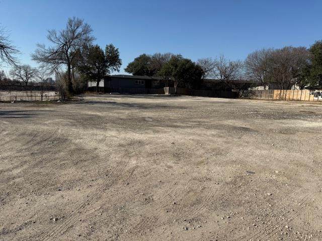 4812 Interstate 35 Highway - Photo 1