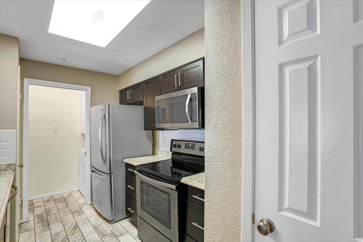 807 25th St - Photo 1