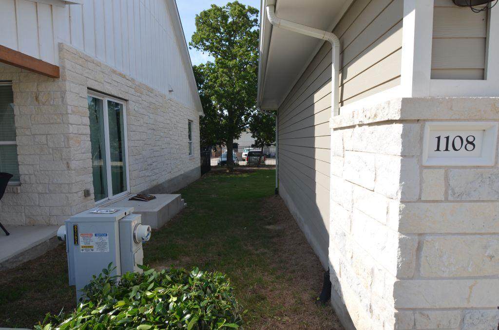 https://bt-photos.global.ssl.fastly.net/austin/orig_boomver_2_1077968-2.jpg