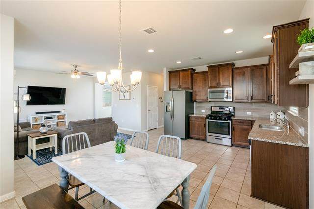 236 Pearl Way - Photo 1