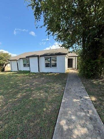 1220 Orchard Park Cir - Photo 1