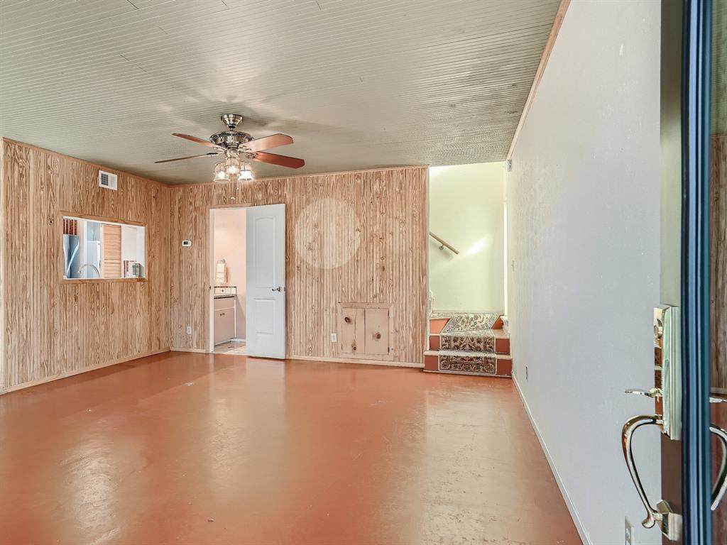 6718 Silvermine Dr - Photo 1