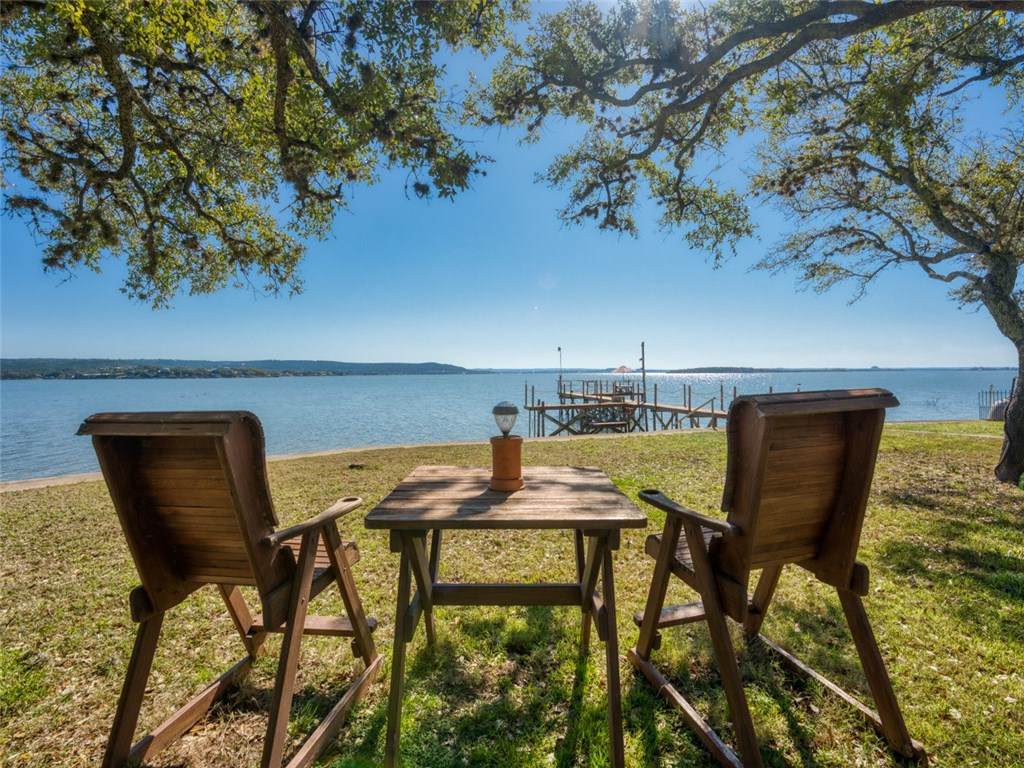 509 Lakeshore Loop - Photo 1