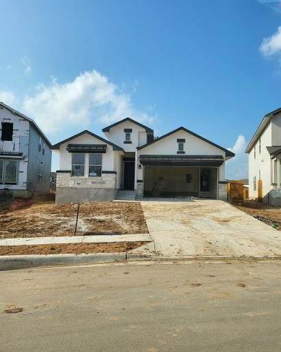 208 Greenway Dr - Photo 1