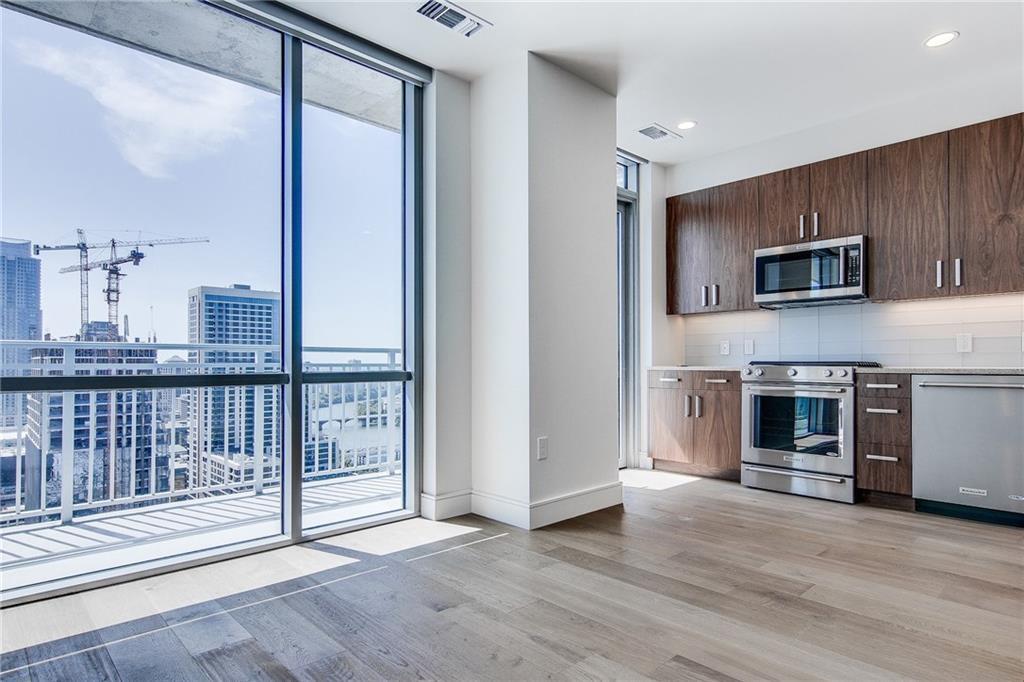 222 West Ave - Photo 1