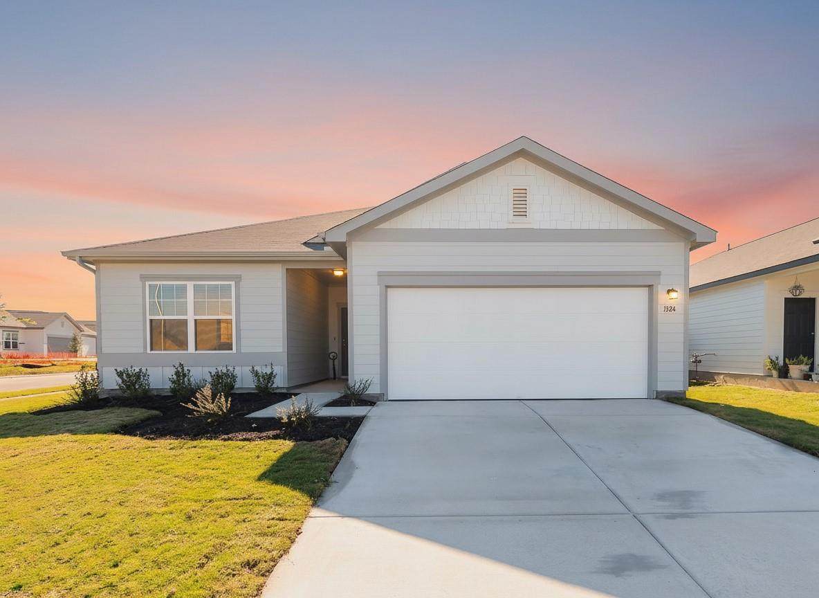 1524 Morris Loop - Photo 1