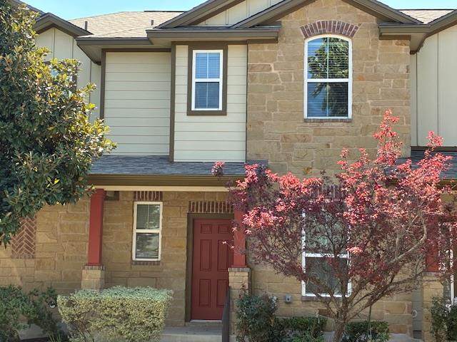 1004 Lost Pines Ln - Photo 1