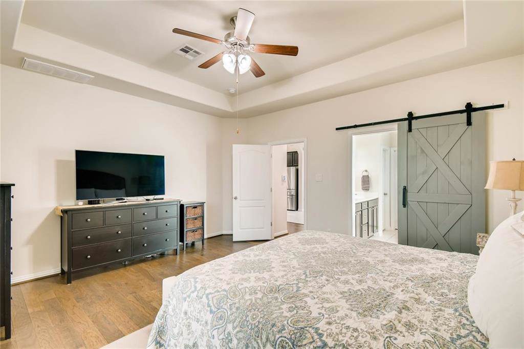 1829 Chimney Dr - Photo 1
