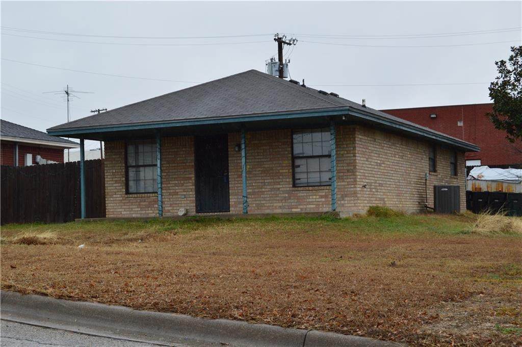 3111 Morning Glory Dr - Photo 1