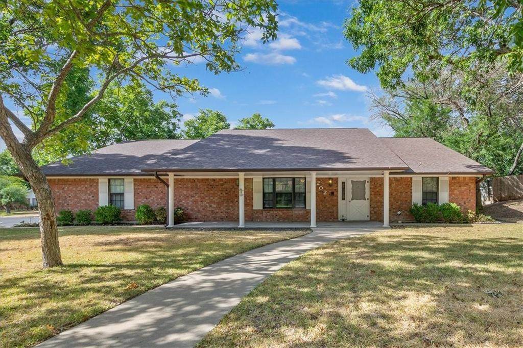 202 Red Oak Dr - Photo 1