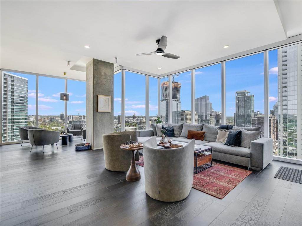301 West Ave - Photo 1