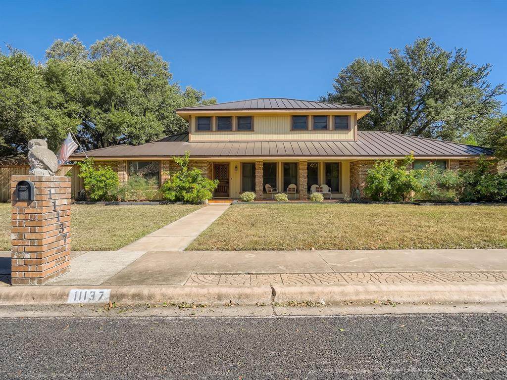 11137 Pinehurst Dr - Photo 1