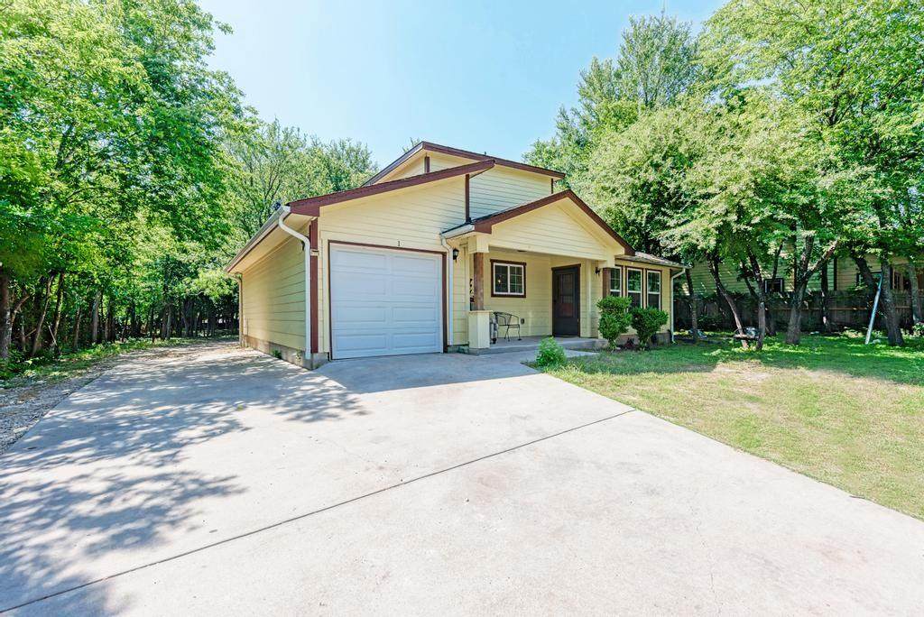 2109 Thrasher Ln - Photo 1