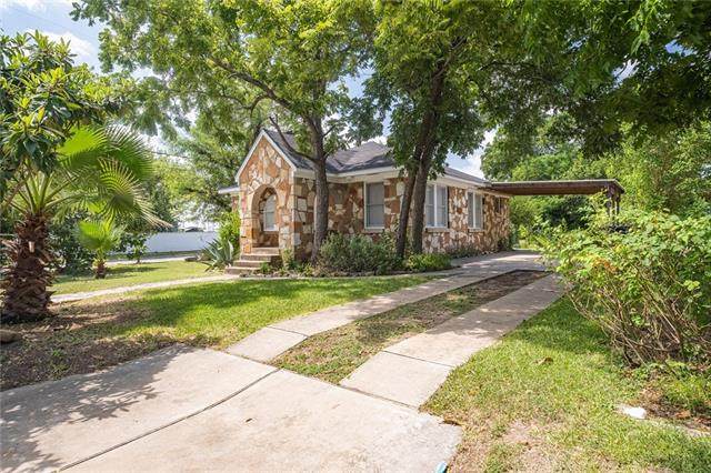 943 52nd St - Photo 1