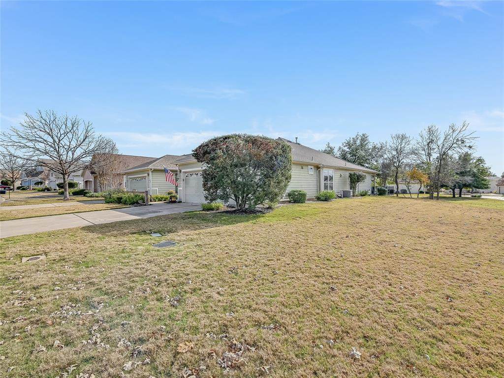 421 Bonham Loop - Photo 1