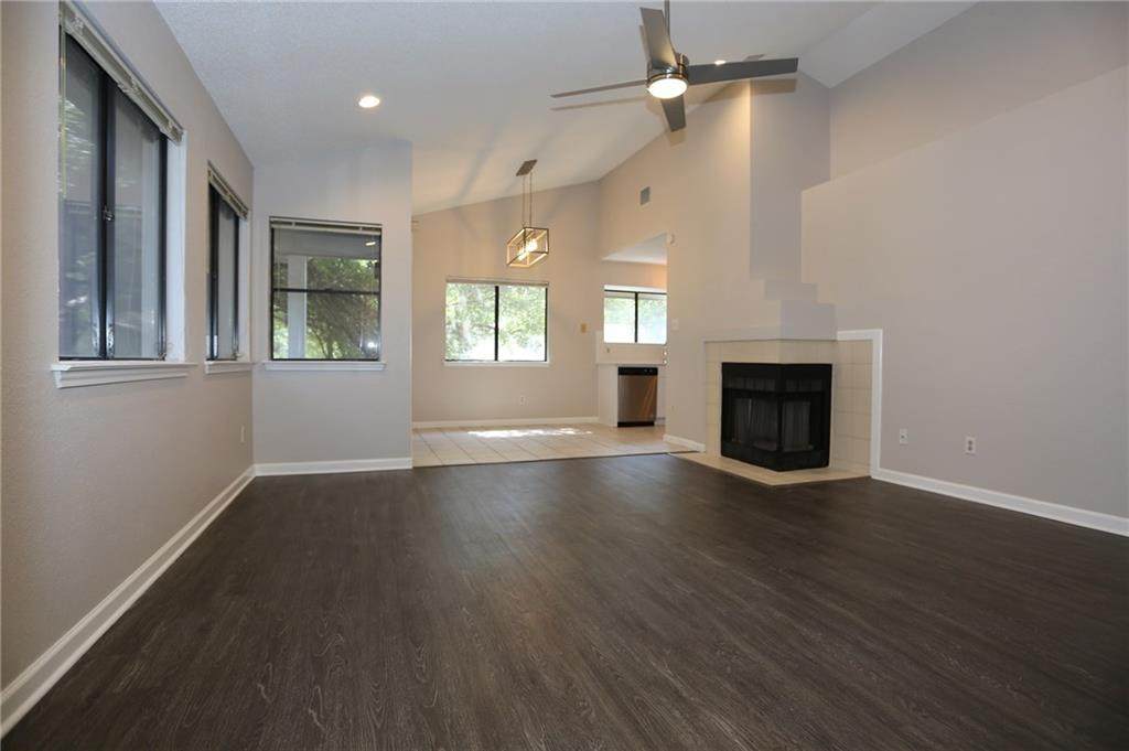 8911 Palace Pkwy - Photo 1