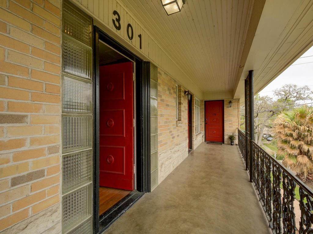301 34th St - Photo 1
