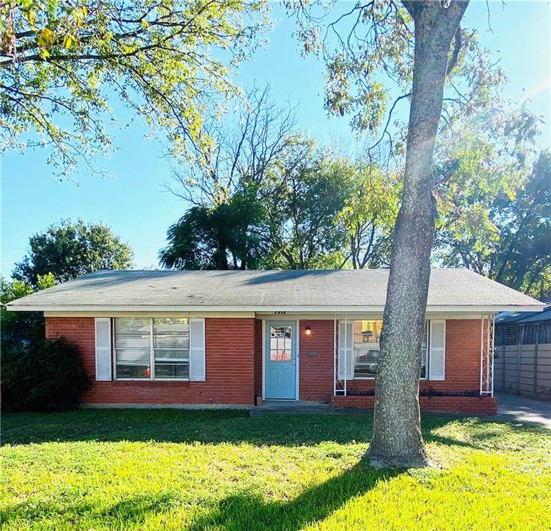 1711 Brentwood St - Photo 1