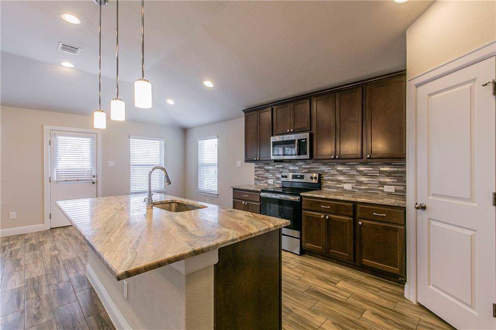 21717 Bluejay Blvd - Photo 1