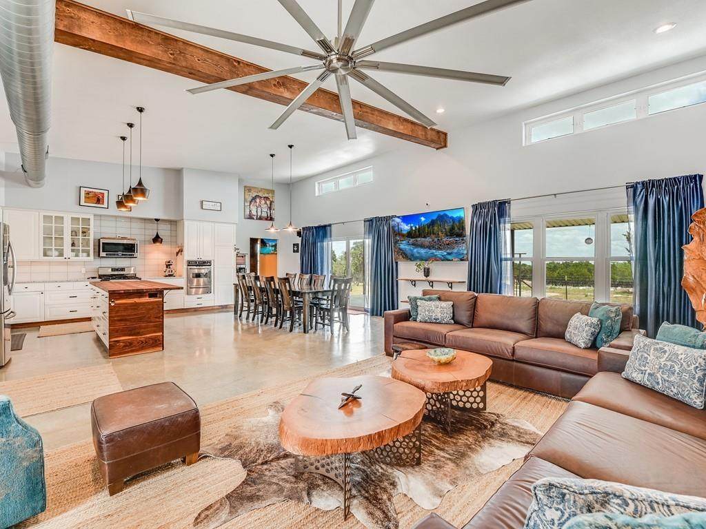 320 Fox Run - Photo 1