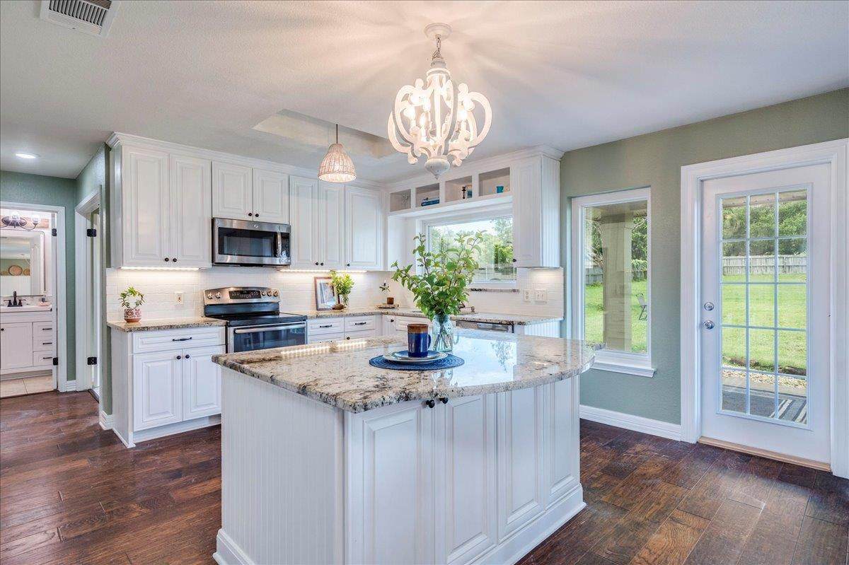 200 Prairie Ln - Photo 1