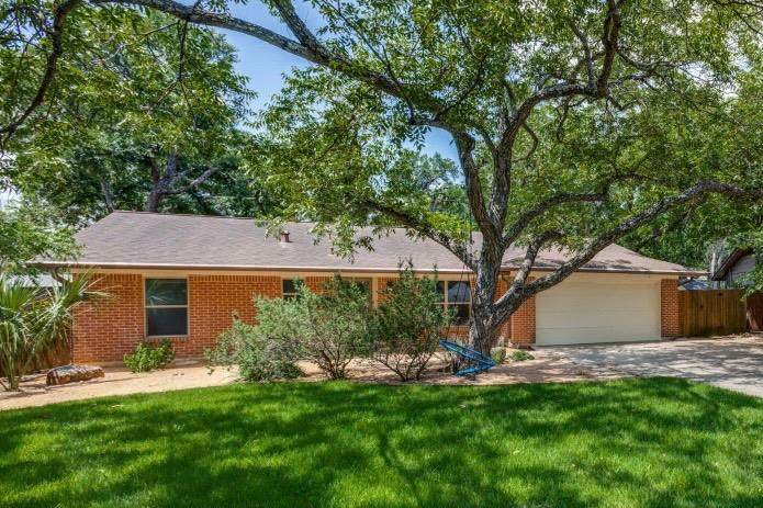1903 Boxwood Ct - Photo 1
