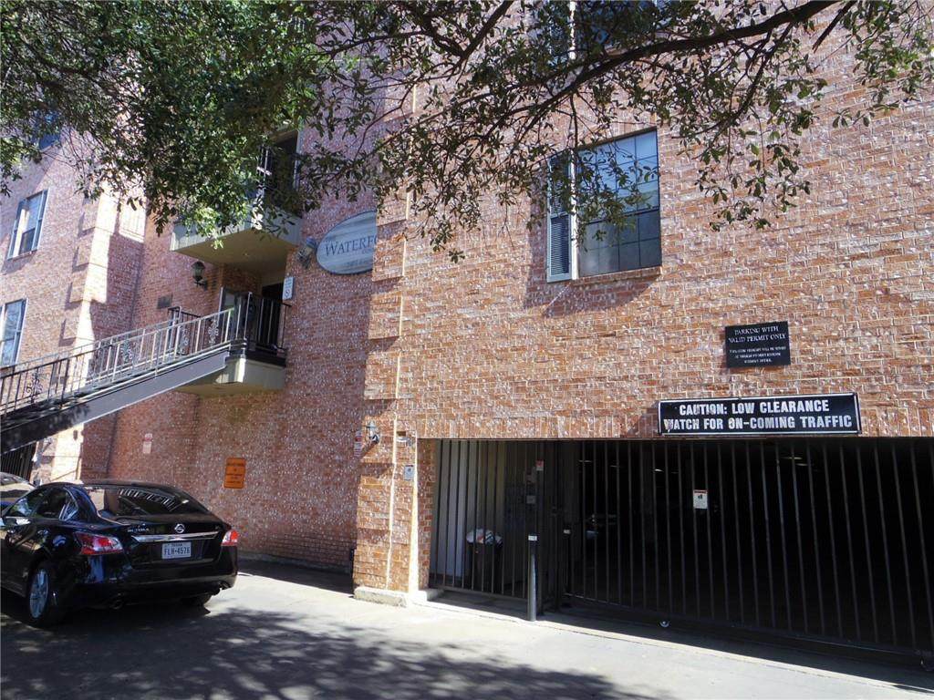 2401 Leon St - Photo 1